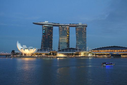 Singapūras, Architektūra, Marina Bay Smėliai, Asija, Naktis, Šiuolaikiška, Pastatas, Dangoraižis, Prabangus Viešbutis, Turizmas, Miestas, Laivas, Šviesos Šou, Vakaras, Orientyras