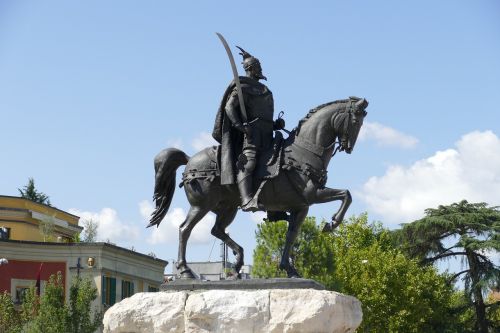 Skanderbeg, Albanian, Herojus