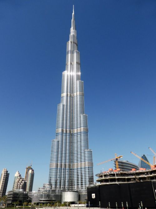 Dangoraižis, Dubai, Bokštas