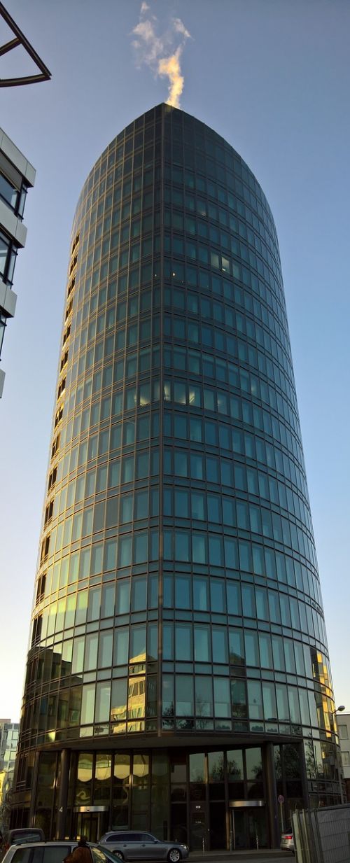 Dangoraižis, Stiklo Fasadas, Stiklas