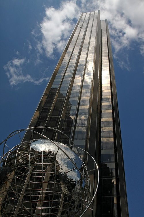 Dangoraižis,  Manhattan,  Pastatas