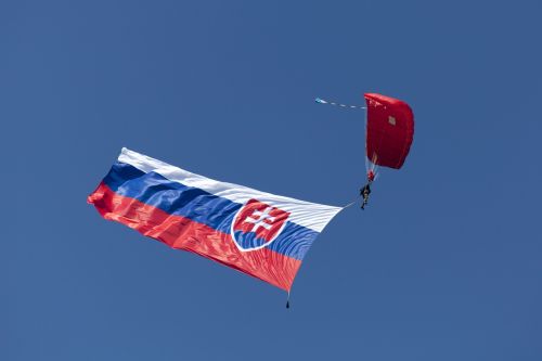 Slovakų Vėliava, Įkeitimas, Paragliding, Skydas, Sliač, Parašiutas, Slovakija, Oro Parodos