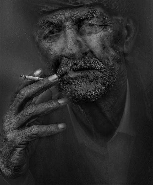 Rūkytojas, Vyras, Rūkymas, Cigarečių, Senas, Senyvo Amžiaus, Portretas, Žmonės, Gatvė