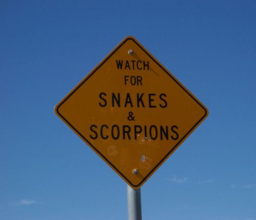 Įspėjimas,  Gyvatės,  Skorpionai,  Gyvatės Ir Skorpionai