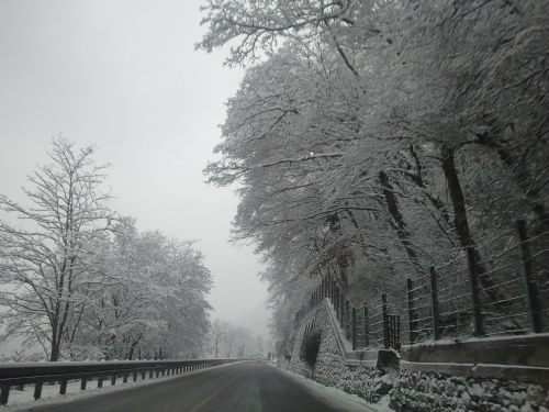 Sniegas, Kelias, Asfaltas