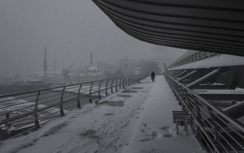Sniegas, Metro Tiltas, Cami, Istanbulas, Žmogus