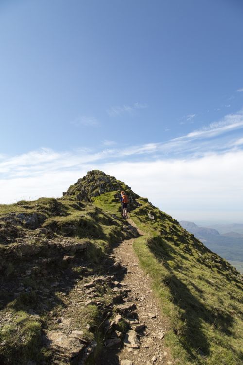 Snieguotė,  Slėnis,  Valų Kalba,  Kalnai,  Snowdon,  Uk,  Lauke,  Kiauras,  Kalnas,  Natūralus,  Parkas,  Nacionalinis,  Žalias,  Šiaurė,  Vaizdas,  Smailės,  Panoraminis,  Peizažas,  Žolė,  Vasara,  Garai,  Ežeras,  Variklis,  Debesys,  Kaimas,  Gwynedd,  Pano,  Britanija,  Snowdonia - Snowdon