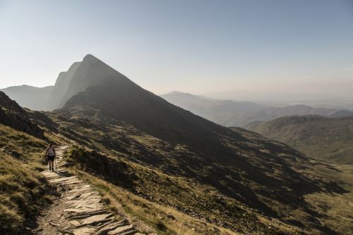 Snieguotė,  Slėnis,  Valų Kalba,  Kalnai,  Snowdon,  Uk,  Lauke,  Kiauras,  Kalnas,  Natūralus,  Parkas,  Nacionalinis,  Žalias,  Šiaurė,  Vaizdas,  Smailės,  Panoraminis,  Peizažas,  Žolė,  Vasara,  Garai,  Ežeras,  Variklis,  Debesys,  Kaimas,  Gwynedd,  Pano,  Britanija,  Snowdonia - Snowdon