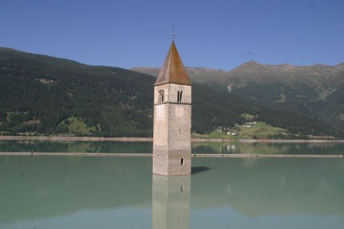 South Tyrol, Italy, Val Venosta, Nuskendusios Bažnyčios, Ežeras, Kalnai, Bokštas