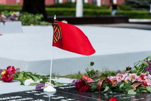 Sovietinė, Raudona, Vėliava, Kapinės, Gėlės, May 9, Pergalės Diena, Antrasis Pasaulinis Karas