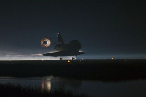 Kosmoso Shuttle Atlantis Nusileidimas, Vilkimo Drožtuvas, Dislokuotos, Takas, Naktis, Parašiutas, Astronautas, Misija, Užbaigti