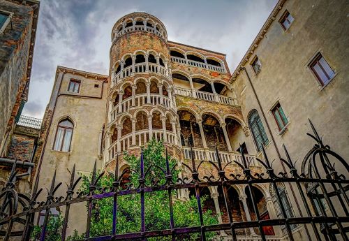 Spiraliniai Laiptai, Kamščiatraukiai Laiptai, Venecija, Italy, Namai, Žinomas, Romantika, Romantiškas, Pastatai, Struktūros, Architektūra, Laiptinė