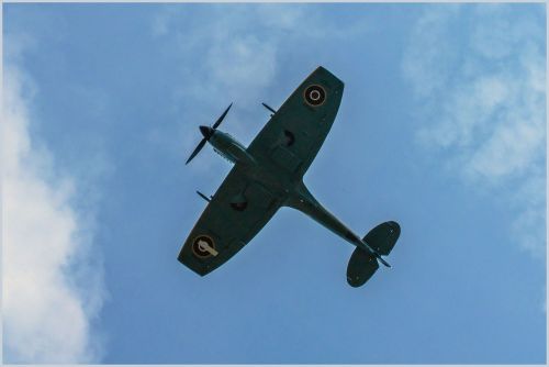 Spitfire, Lėktuvas, Karas, Kovotojas, Vintage, Skraidantis, Pilotas, Dangus, Mėlynas, Debesys, Orlaivis