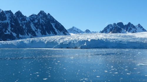 Spitsbergenas, Ledynas, Šaltas, Ledas, Vis Dar, Kalnai, Sniegas, Saulėtas