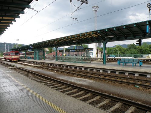 Stotis, Trasa, Platforma