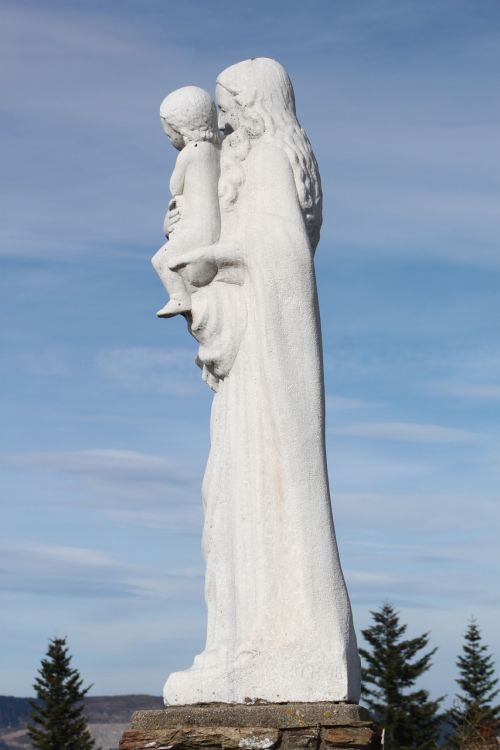 Statula, Marija, Kalnas, Madonna