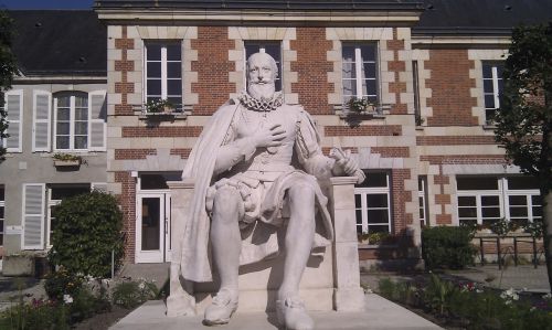 Statula, Dėmė, Sully On Loire, Loiret