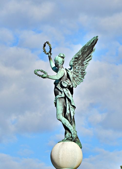 Statula, Angelas, Sparnas