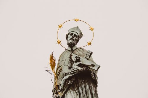 Statula, Jonas Nepomukas, Nukryžiuotas, Katalikų
