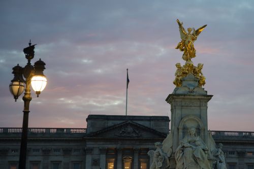 Statula, Auksas, Londonas, Bakingemo Rūmai, Saulėlydis, Rožinis, Vakaras, Didžioji Britanija, Jungtinė Karalystė