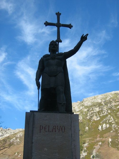 Statula, Covadonga, Pelayo