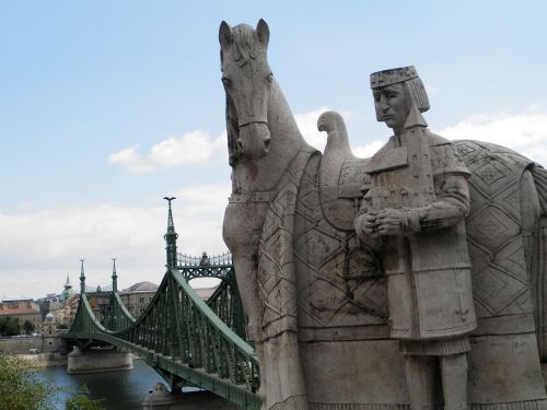 Statula, Laisvės Tiltas, Budapest, Vengrija
