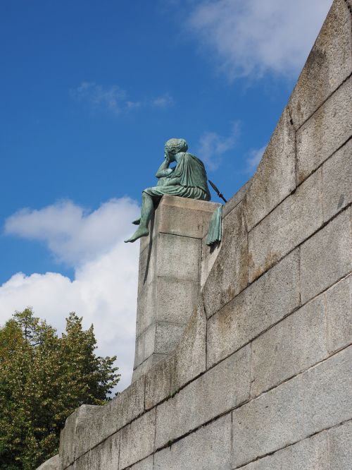 Statula, Helvetia Kelionėje, Bettina Eichin, Skulptūra, Moteris, Bazel, Siena, Menas, Bronzos Statula