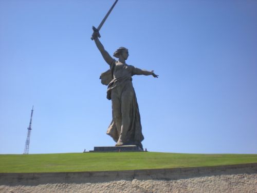 Statula,  Moterys,  Kardas