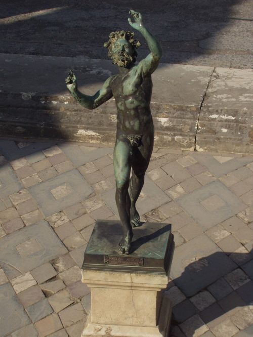 Statula, Varis, Senas, Pompėja, Naples, Italy