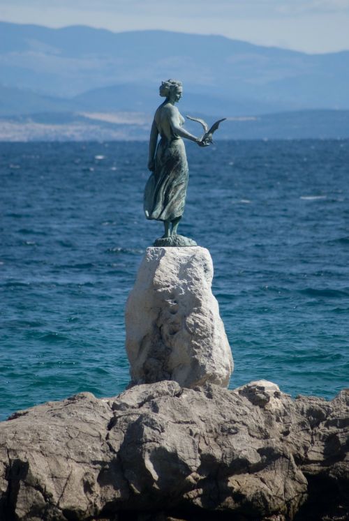 Statula, Jūra, Kranto