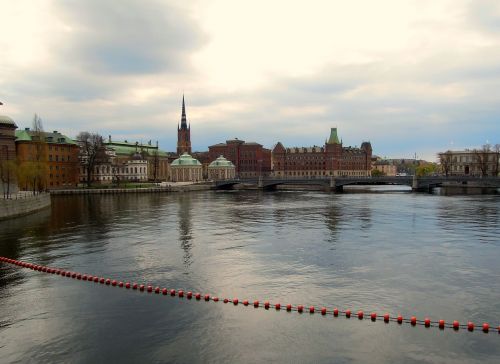 Stockholm, Gamla Stan, Senamiestis, Miesto Kraštovaizdis, Tiltas, Jūra, Vaizdas, Architektūra, Miestas, Europietis, Turizmas, Istorinis, Pastatas, Gražus, Kelionė, Centras, Stilius, Europa, Istorija, Švedija, Skandinavija