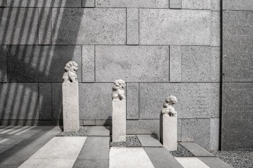 Akmeninis Liūtas, Skulptūra, Tekstūra