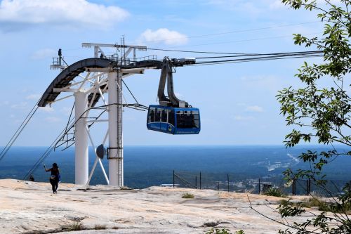 Akmens Kalnas, Gruzija, Kabelinis Liftas, Kalnas, Aukštis, Gamta, Kraštovaizdis, Lauke, Usa, Parkas, Perspektyva, Kelionė, Diena, Orientyras, Kontrastas, Rokas, Dangus, Vaizdingas, Žygiai, Turizmas, Pilka, Paminklas, Alpinizmas, Žmonės, Kabelis