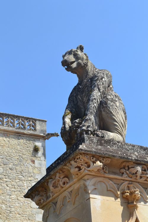 Akmens Statula, Monstras, Chateau Des Milandes, Bazė