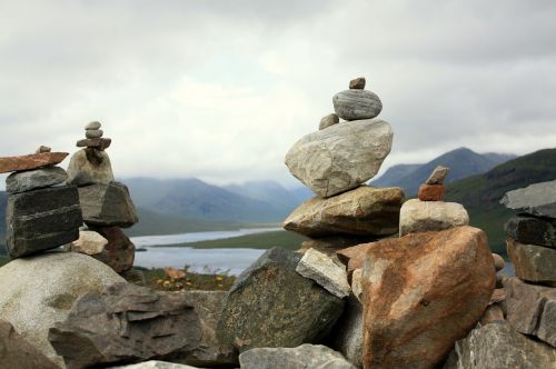 Akmenys, Škotija, Žygiai
