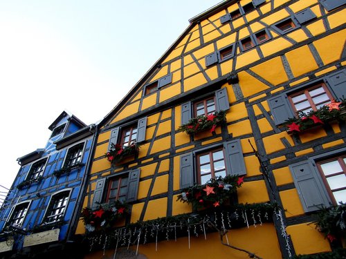 Strasbūre,  Alsace,  Prancūzija,  Architektūra,  Geltona,  Mėlyna,  Paminklas,  Pastatas