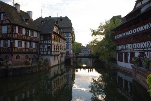 Strasbourg,  Alsace,  France,  Europa,  Santūra,  Fachwerk,  Mediena,  Mediena,  Namas,  Architektūra,  Miesto Panorama,  Upė,  Vanduo,  Strasbourg Vaizdas