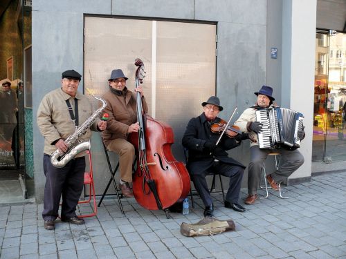 Gatvės Orkestras, Muzikantai, Muzika, Busker