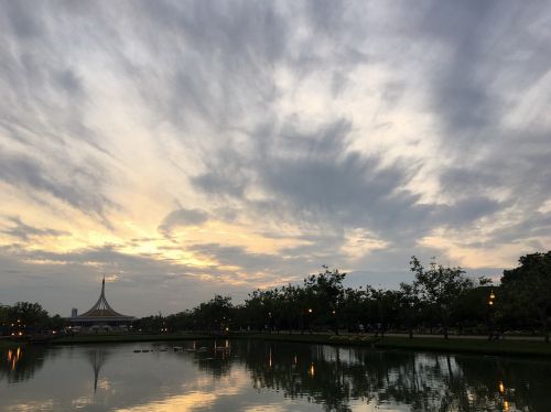 Suan Luang, Parkai, Dangus