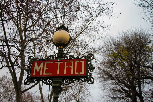 Metro, Paris, Natūralumas, Alėja
