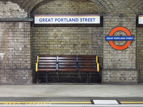 Metro Stotis,  Po Žeme,  Puikus Portland Street,  Jungtinė Karalystė,  Metro,  Londonas,  Miestas,  Anglija,  Londono Metro