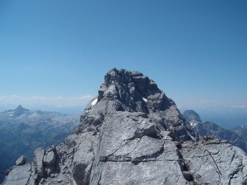Aukščiausiojo Lygio Susitikimas, Kalnai, Alpių, Gamta