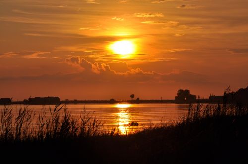 Saulėlydis, Vanduo, Debesis, Vasara, Ežeras, Saulės Energija, Vakaras, Veidrodis, Gotland