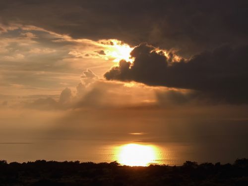 Saulėlydis, Jūra, Debesys, Atspindys, Saulė, Atgal Šviesa, Auksas, Dangus, Geltona, Vakarinis Dangus, Kroatija, Kraštovaizdis, Abendstimmung, Vakaras, Gamta, Atmosfera, Auksinis, Nuotaika, Afterglow, Vanduo