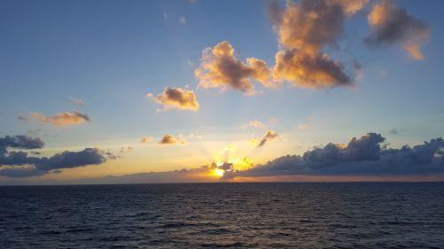 Saulėlydis, Šiaurės Jūra, Mėlynas
