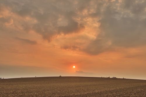 Saulėlydis, Saulėtekis, Saulė, Afterglow, Debesys, Morgenrot, Vakarinis Dangus, Vanduo, Nuotaika, Dangus, Münsteris, Ulm, Miškas, Nuostabus Paplūdimys, Mėlynas, Uostas, Rūkas, Valtys, Raudona, Ryškiai Raudona, Afrika, Romantiškas, Kranto, Papartis, Safari, Papludimys, Akmenys