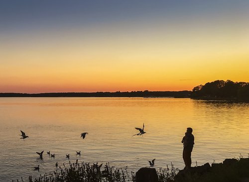 Saulėlydžio,  Saulė,  Dangus,  Kraštovaizdis,  Nuotaika,  Pobūdį,  Prieblanda,  Debesys,  Apšvietimas,  Oranžinė,  Afterglow,  Twilight,  Jūra,  Vakarą Dangus,  Vandens,  Vandenys,  Atmosferos,  Poilsio,  Meditacija,  Žmogus,  Paukščiai,  Idiliškas,  Ežeras,  Romantiškas,  Atmosfera