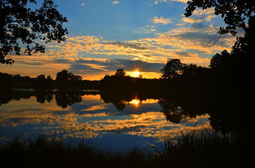 Saulėlydis, Afterglow, Abendstimmung, Debesys, Vakarinis Dangus, Dangus, Kraštovaizdis, Dusk, Romantiškas, Oro Temperamentas, Ežeras, Oranžinė, Tvenkinys, Atspindys, Veidrodis, Vakaras