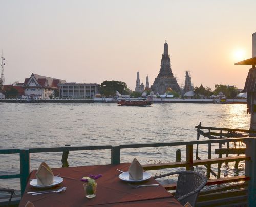 Saulėlydis, Bangkokas, Aušros Šventykla, Vakarienė, Romantiškas