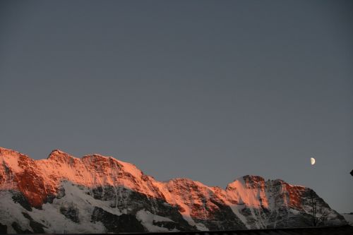 Kalnai, Kalnų Saulėlydis, Šveicarija